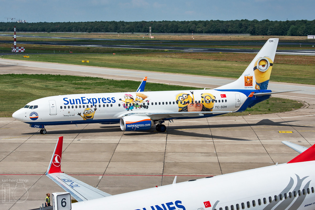 TC-SOH SunExpress Boeing 737-800