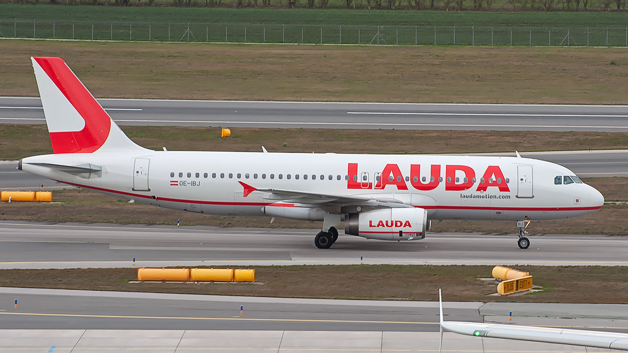 OE-IBJ Laudamotion Airbus A320-200