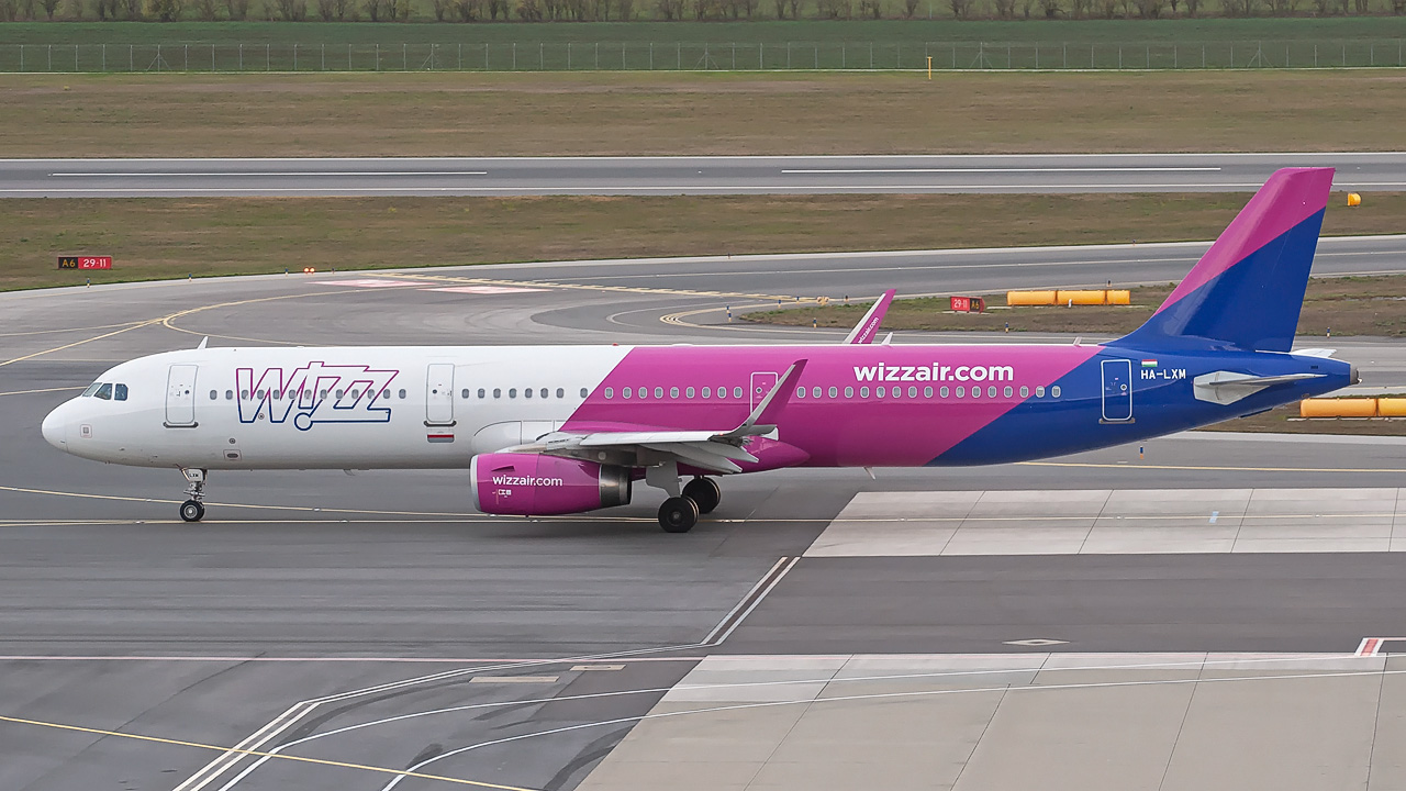 HA-LXM Wizz Air Airbus A321-200/S