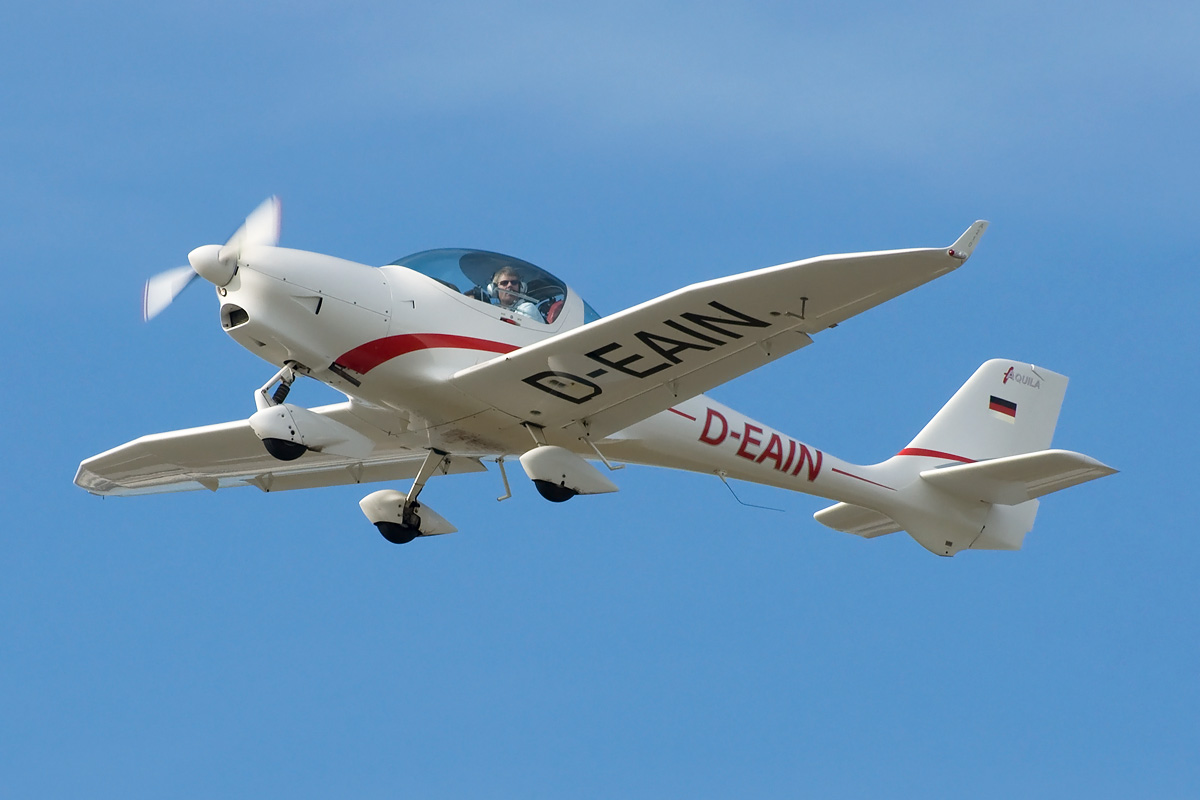 D-EAIN Aquila A-210 AT01